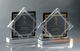 广州水晶奖杯 羽毛球赛事荣耀的匠心定制